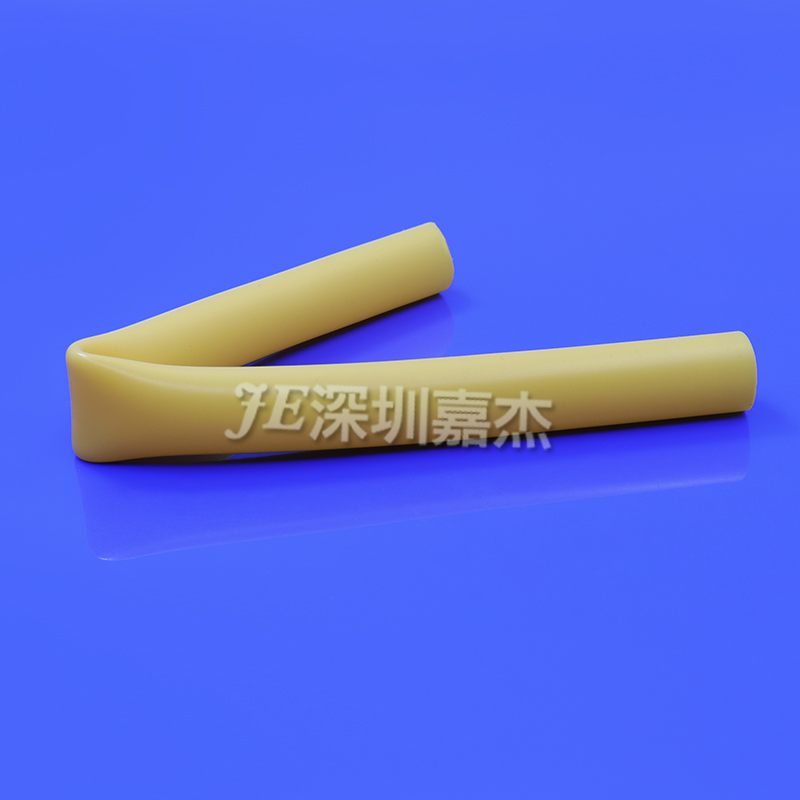 美女脱衣服操逼双色硅胶管